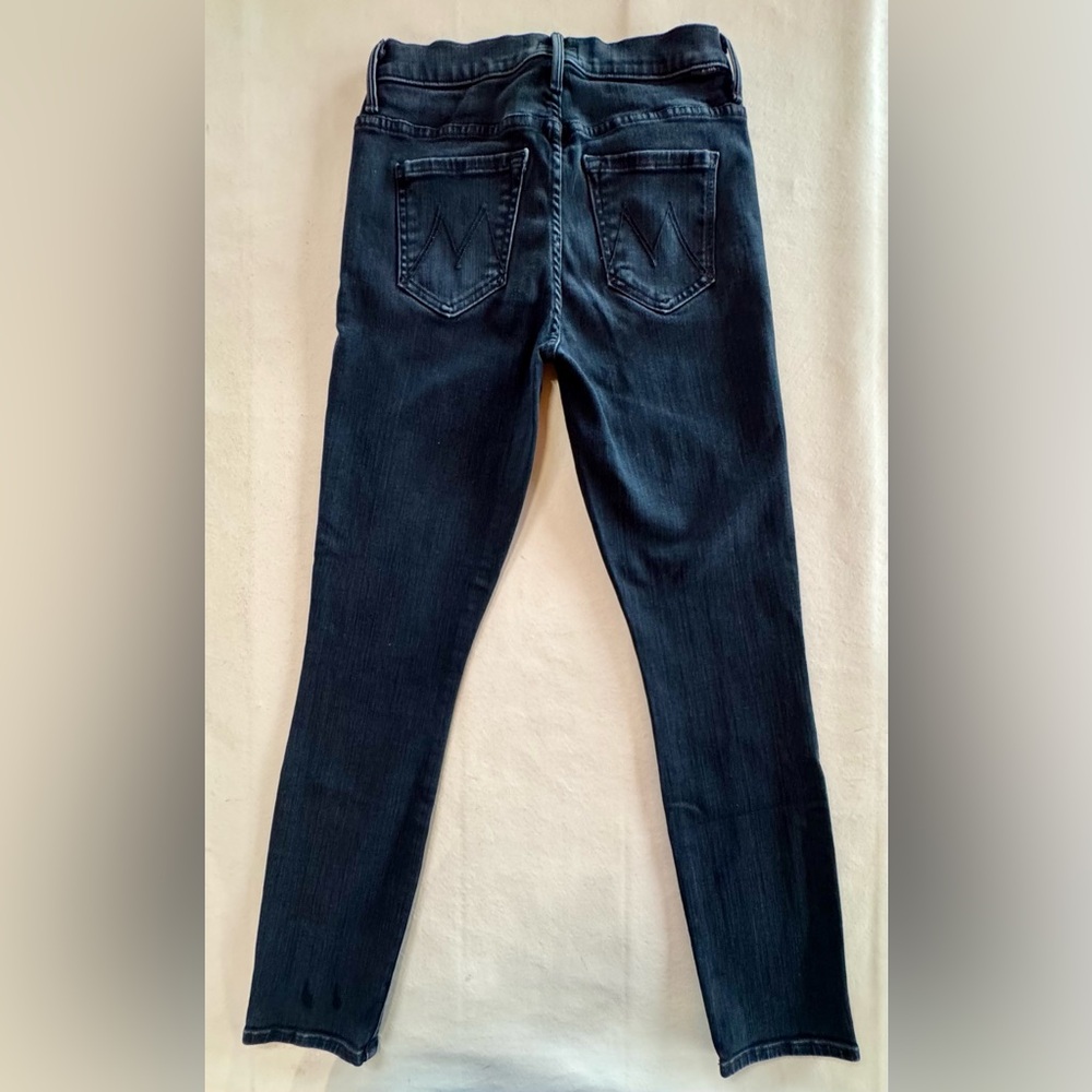 MOTHER The Stunner Crop Blackbird Wash Buttonfly Jeans (25) - Picture 4 of 17